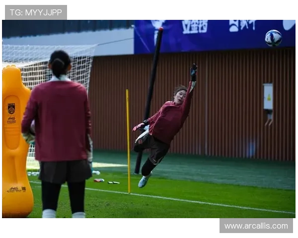 星空足球体育:探索星空背景下的足球训练与比赛新方法与策略 星空足球体育:探索星空背景下的足球训练与比赛新方法与策略